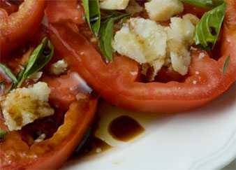 balsamic vinegar tomatoes with balsamic vinegar